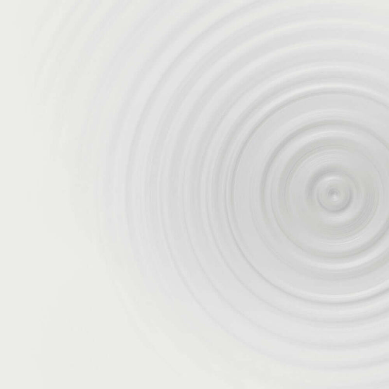 Here’s a suggested altVisual representation of ultrasonic-assisted extraction, featuring concentric wave patterns symbolising the innovative technology used to enhance the bioavailability of mushroom extracts for maximum health benefits.