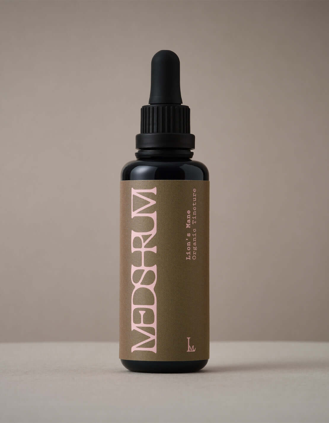 Medshrum Lion’s Mane Organic Extract Tincture on a neutral background.
